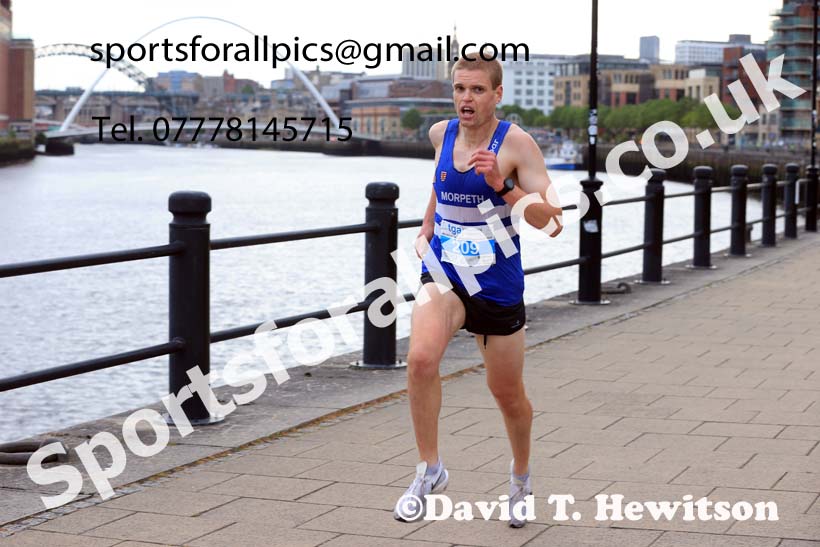 Bridges of the Tyne 5 Mile Road Race, Newcastle Quayside.  Photo: David T. Hewitson/Sports for All Pics